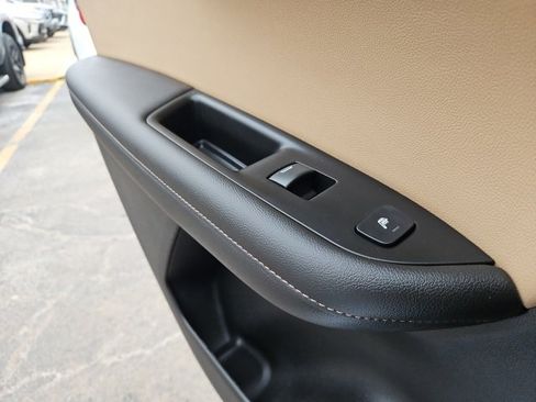 Used 2023 Chevrolet Blazer Premier image 29