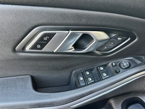 Used 2021 BMW 330i Sedan w/ Convenience Package RWD image 10