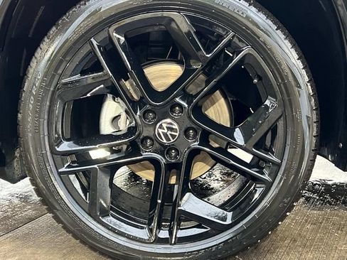 New 2026 Volkswagen Tiguan SE R-Line image 6