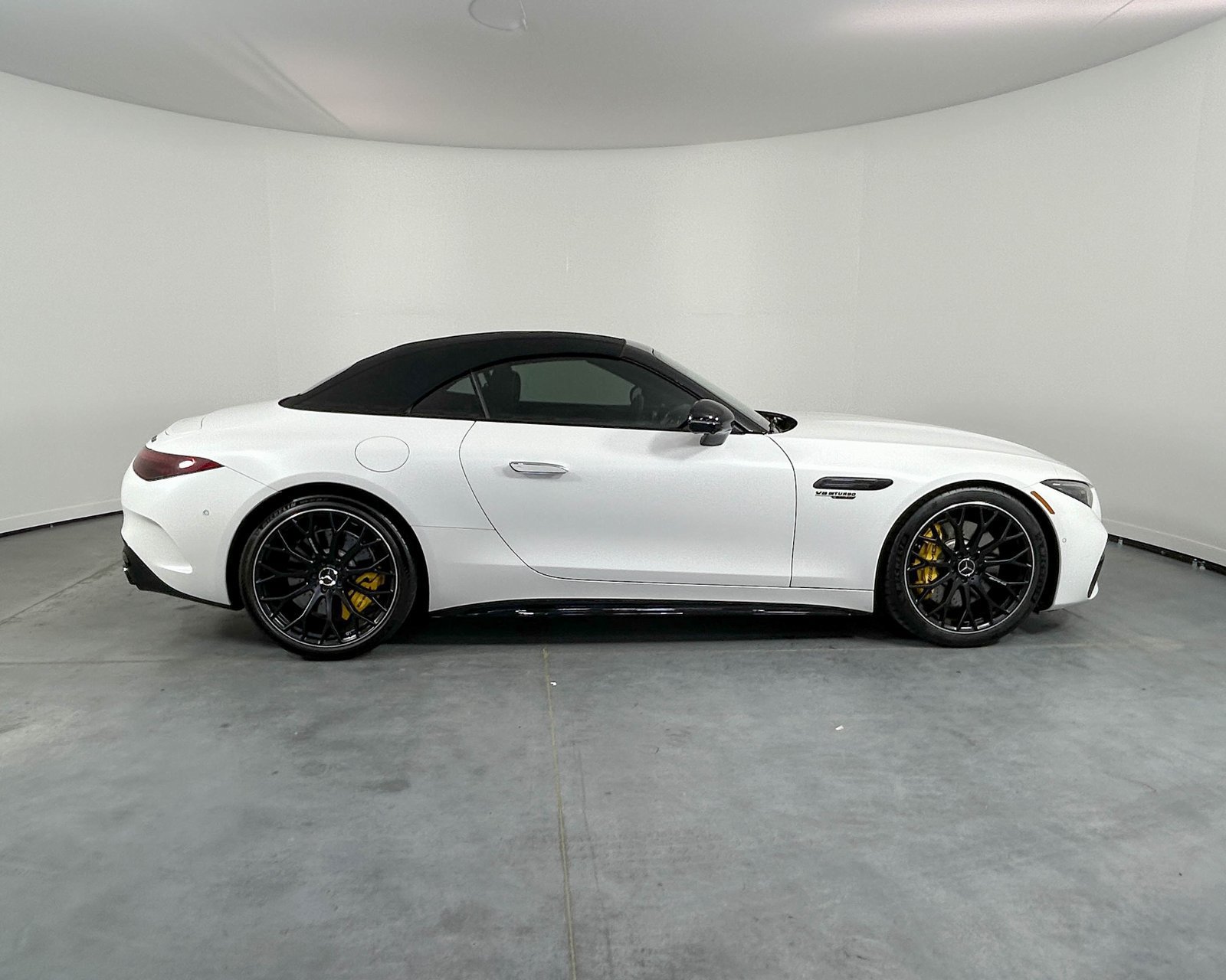 Used 2022 Mercedes-Benz SL 63 AMG 4MATIC image 4