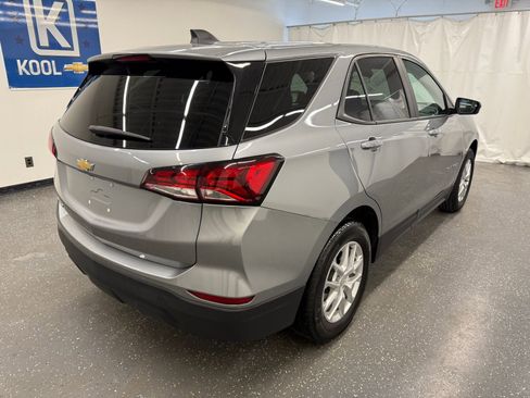 Used 2023 Chevrolet Equinox LS w/ LS Convenience Package image 2