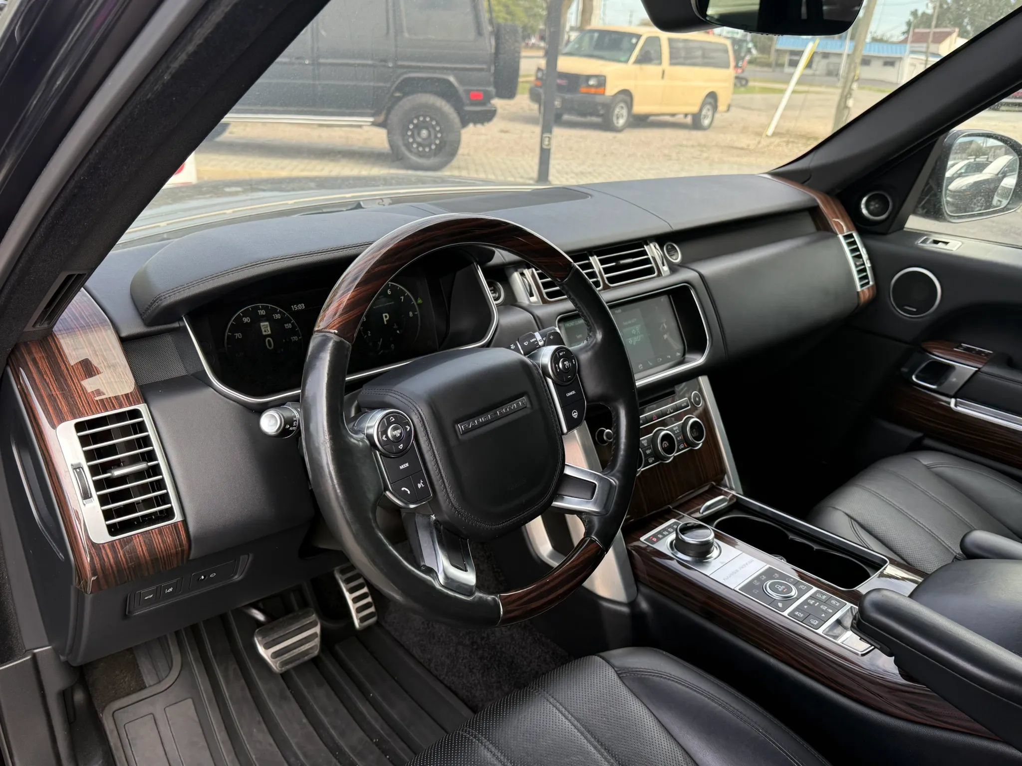 Used 2017 Land Rover Range Rover Long Wheelbase Supercharged AWD/4WD image 7