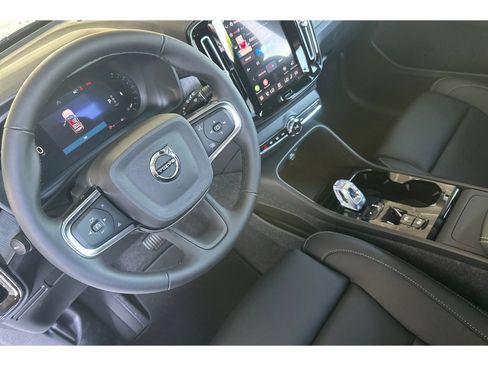 New 2026 Volvo XC40 B5 Plus w/ Climate Package AWD/4WD image 13