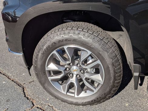 Certified 2025 Chevrolet Silverado 1500 LT image 12