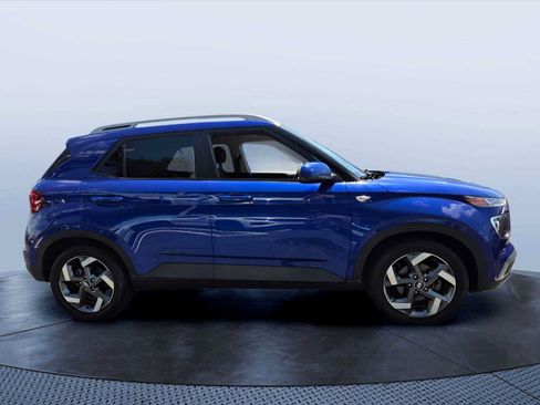 Used 2021 Hyundai Venue SEL FWD image 7