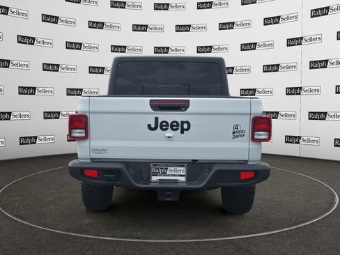 Used 2022 Jeep Gladiator Sport AWD/4WD image 5