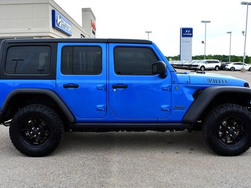 Used 2024 Jeep Wrangler Unlimited AWD/4WD image 2