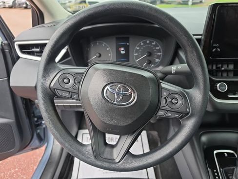 Used 2025 Toyota Corolla LE image 14