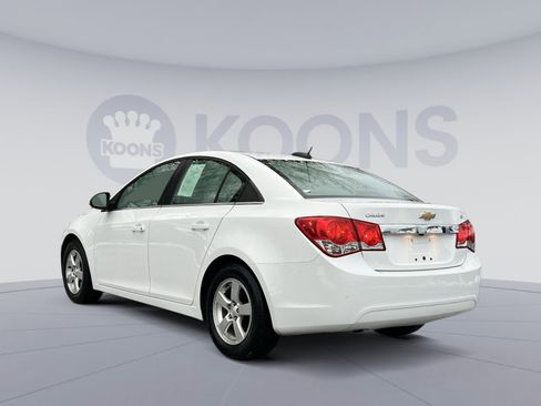 Used 2016 Chevrolet Cruze LT w/ Technology Package image 4