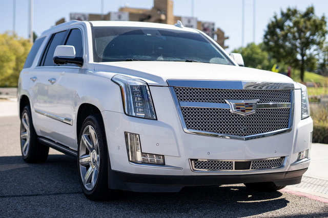 Used 2017 Cadillac Escalade Platinum AWD/4WD image 11