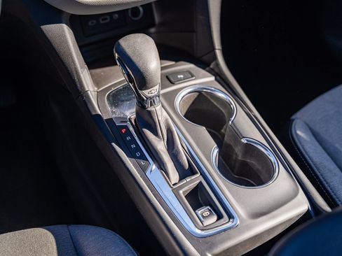 Used 2024 Chevrolet Equinox LT image 32