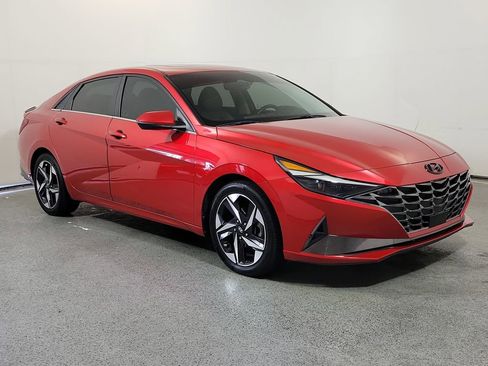 Used 2023 Hyundai Elantra Limited w/ Preferred Accessory Package FWD image 1