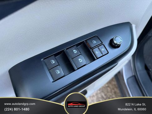 Used 2017 Toyota Highlander XLE image 32