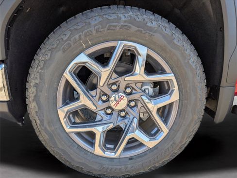 New 2026 GMC Sierra 1500 SLT w/ SLT Premium Plus Package image 9