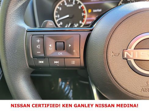 Certified 2023 Nissan Rogue SV image 30
