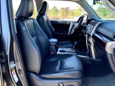Used 2014 Toyota 4Runner Limited image 9