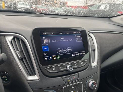 Used 2021 Chevrolet Malibu LS image 15