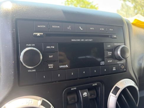 Used 2013 Jeep Wrangler Rubicon w/ Dual Top Group AWD/4WD image 23