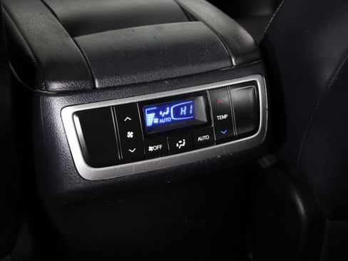 Used 2015 Toyota Highlander XLE image 21