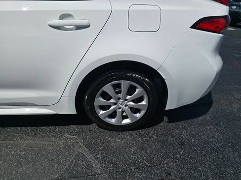 Certified 2025 Toyota Corolla LE FWD image 4