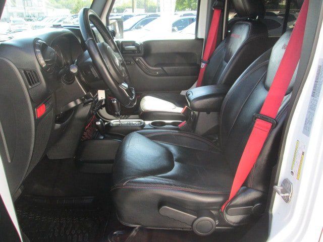 Used 2018 Jeep Wrangler Unlimited Rubicon AWD/4WD image 11