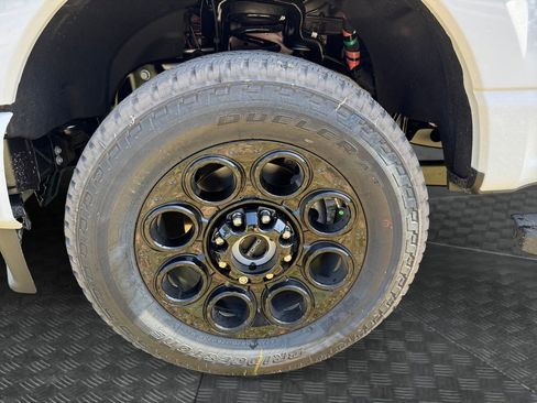 New 2025 Ford F350 Lariat w/ Black Appearance Package image 17