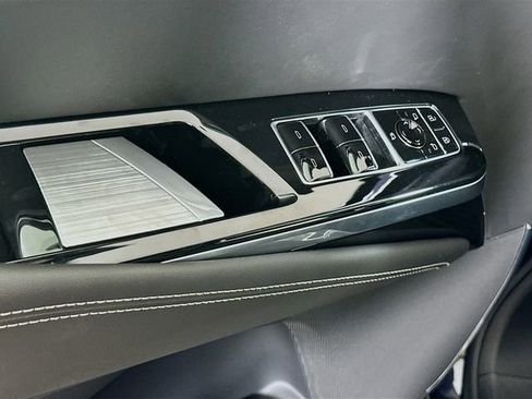 New 2026 Cadillac Escalade Platinum Sport w/ LPO, ONYX Package AWD/4WD image 17