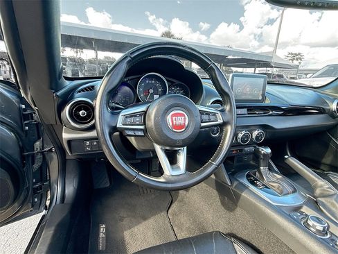 Used 2017 FIAT 124 Spider Lusso image 12