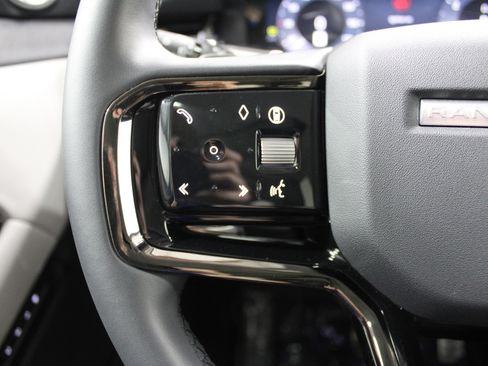 Used 2024 Land Rover Range Rover Evoque Dynamic SE AWD/4WD image 9