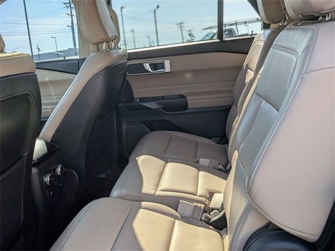 Used 2020 Ford Explorer XLT w/ Equipment Group 202A image 29