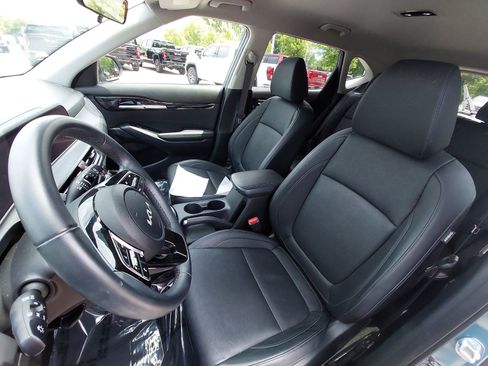 Used 2024 Kia Seltos EX FWD image 15