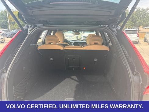 Certified 2024 Volvo XC60 B5 Ultimate w/ Climate Package AWD/4WD image 10