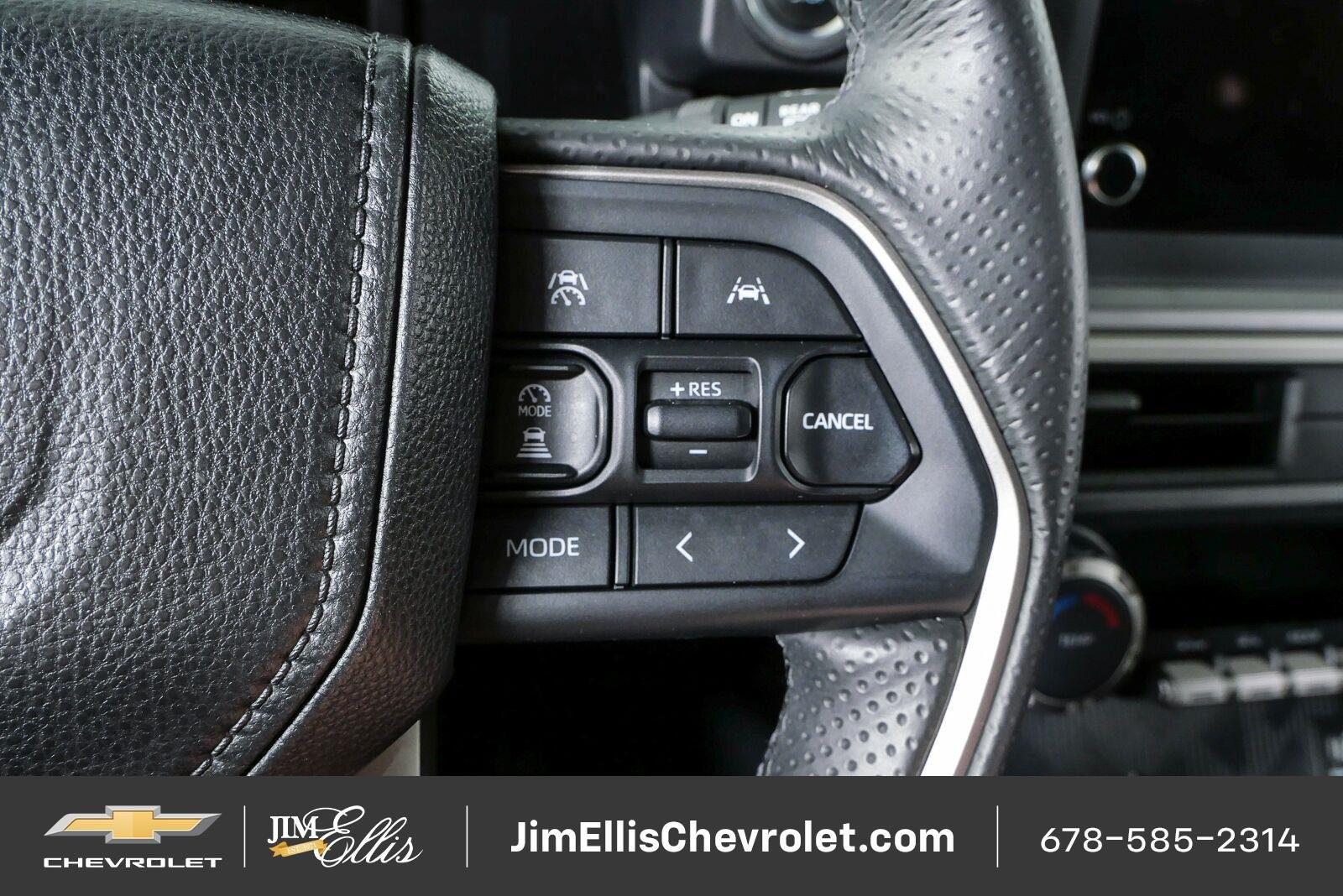 Used 2025 Toyota 4Runner SR5 RWD image 12