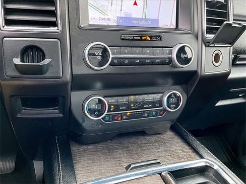 Used 2021 Ford Expedition Limited image 25