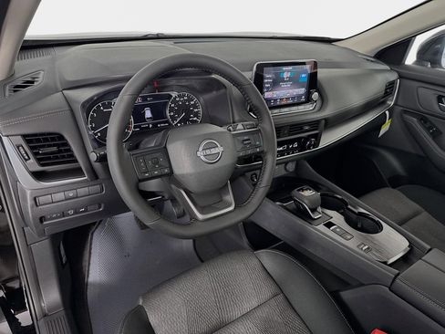 New 2026 Nissan Rogue SV FWD image 9