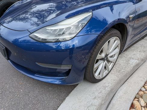 Used 2020 Tesla Model 3 Standard Range RWD image 8
