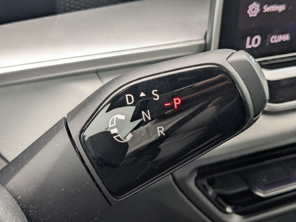 Certified 2026 Volkswagen Tiguan SE R-Line FWD image 35