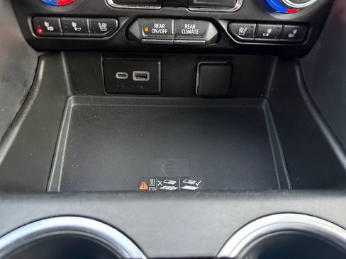 Used 2023 GMC Yukon XL SLT image 30