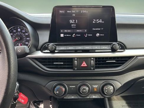 Used 2024 Kia Forte LXS image 10