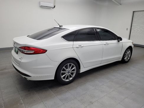Used 2017 Ford Fusion SE image 10