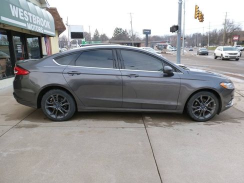 Used 2018 Ford Fusion SE w/ Equipment Group 201A AWD/4WD image 5