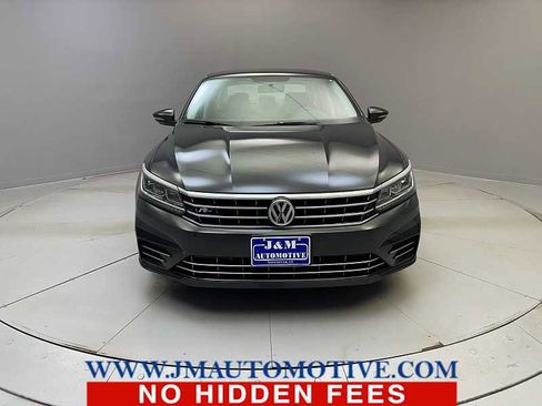 Used 2017 Volkswagen Passat 1.8T R-Line w/ R-Line Lighting Package image 8