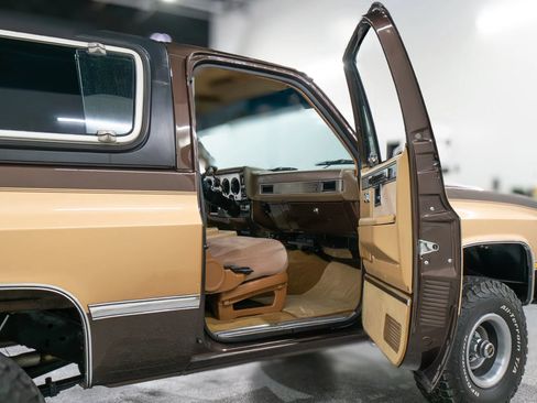 Used 1988 Chevrolet Blazer 4WD image 76