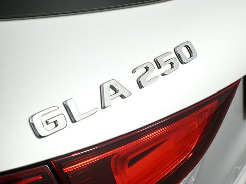 Certified 2021 Mercedes-Benz GLA 250 image 28