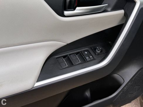 Used 2023 Toyota RAV4 XLE FWD image 12