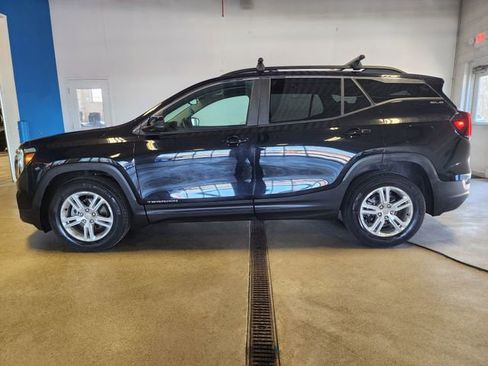 Used 2022 GMC Terrain SLE w/ Driver Convenience Package image 1