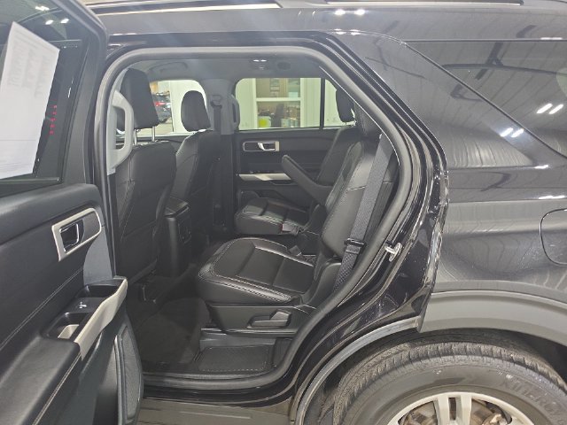 Used 2024 Ford Explorer XLT w/ Equipment Group 202A AWD/4WD image 24