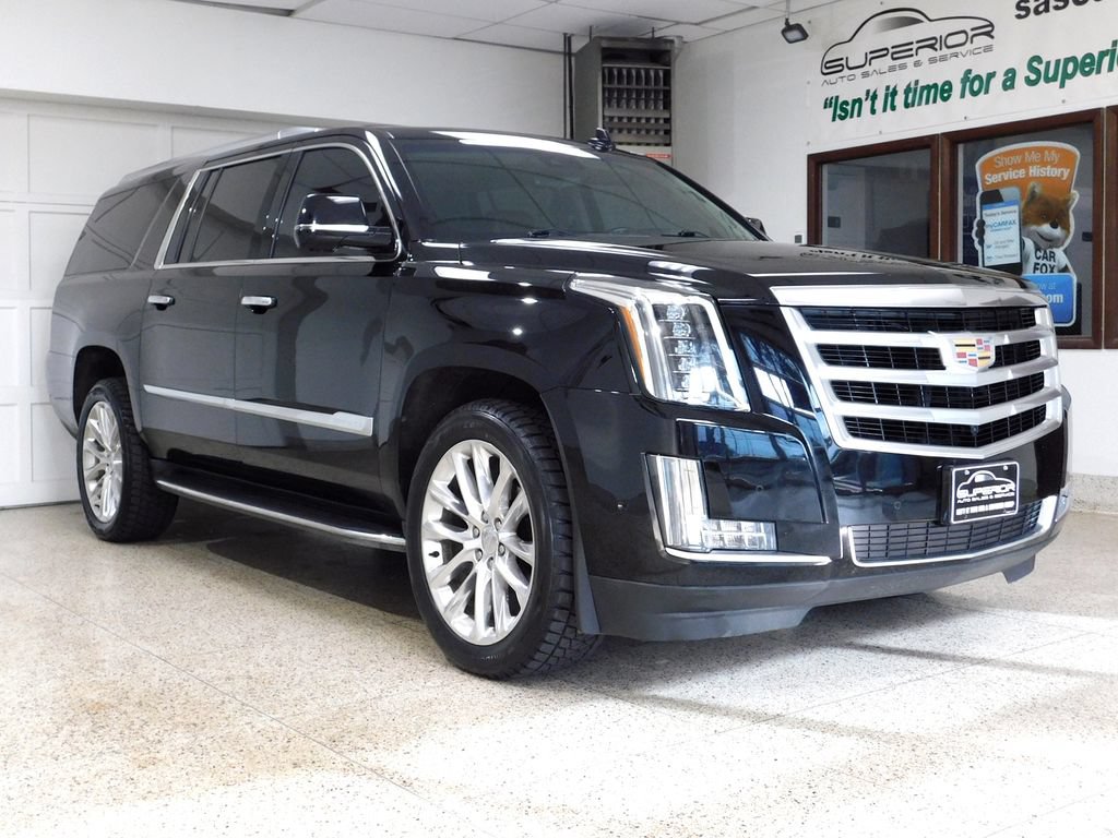 Used 2019 Cadillac Escalade ESV Luxury AWD/4WD image 3