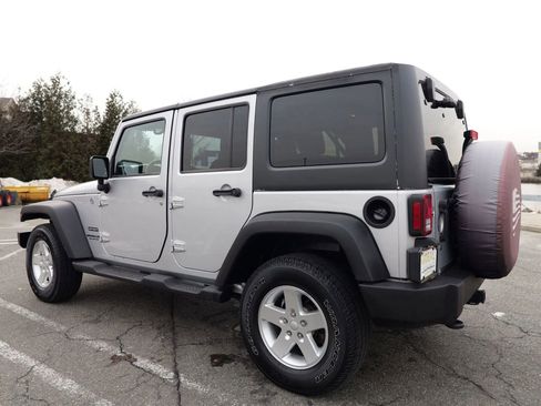Used 2011 Jeep Wrangler Unlimited Sport image 6