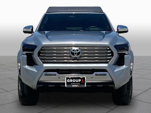 Used 2024 Toyota Tacoma Limited AWD/4WD image 4